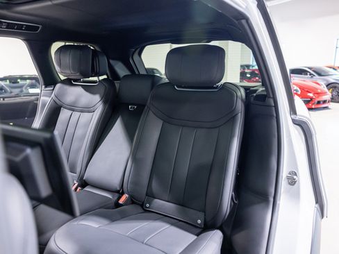 Used 2024 Land Rover Range Rover Long Wheelbase Autobiography AWD/4WD image 34