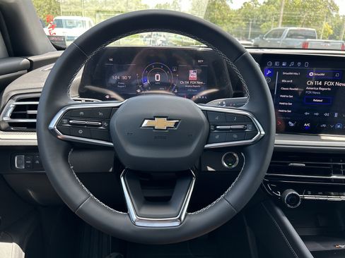 New 2026 Chevrolet Traverse LT w/ Sun and Wheel Package image 27