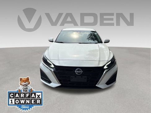 Used 2023 Nissan Altima 2.5 SV FWD image 2