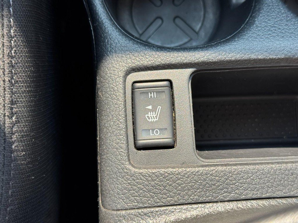 Used 2020 Nissan Rogue SV AWD/4WD image 27