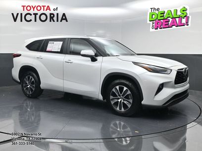 Used 2023 Toyota Highlander XLE
