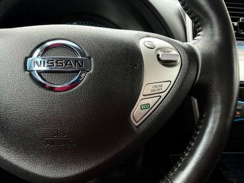 Used 2017 Nissan Leaf SL w/ Premium Package FWD image 33