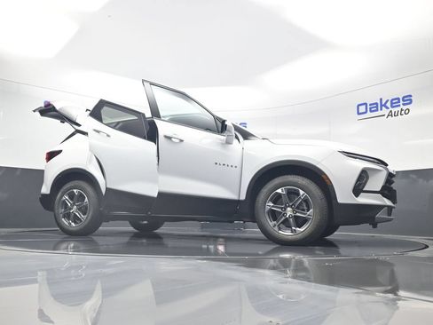 Used 2025 Chevrolet Blazer LT AWD/4WD image 60