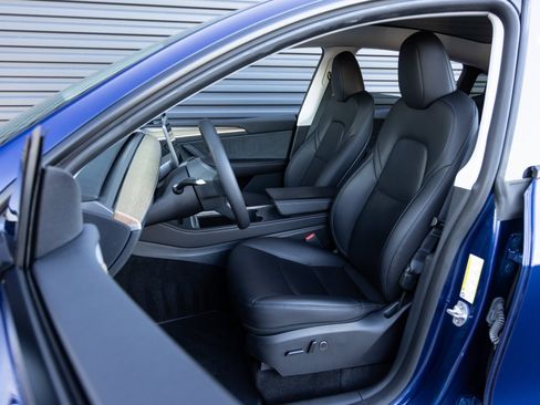 Used 2023 Tesla Model Y Performance image 19