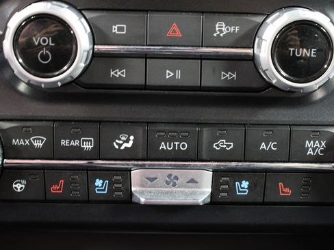 Used 2026 Ford F350 Lariat w/ Tremor Off-Road Package AWD/4WD image 70