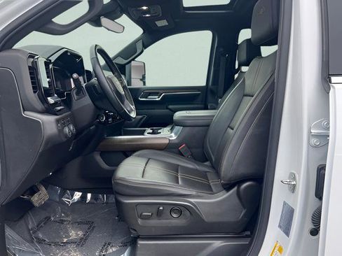 Used 2024 Chevrolet Silverado 3500 High Country w/ High Country Premium Package image 10