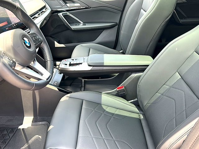 New 2026 BMW X2 xDrive28i w/ Technology Package AWD/4WD image 39