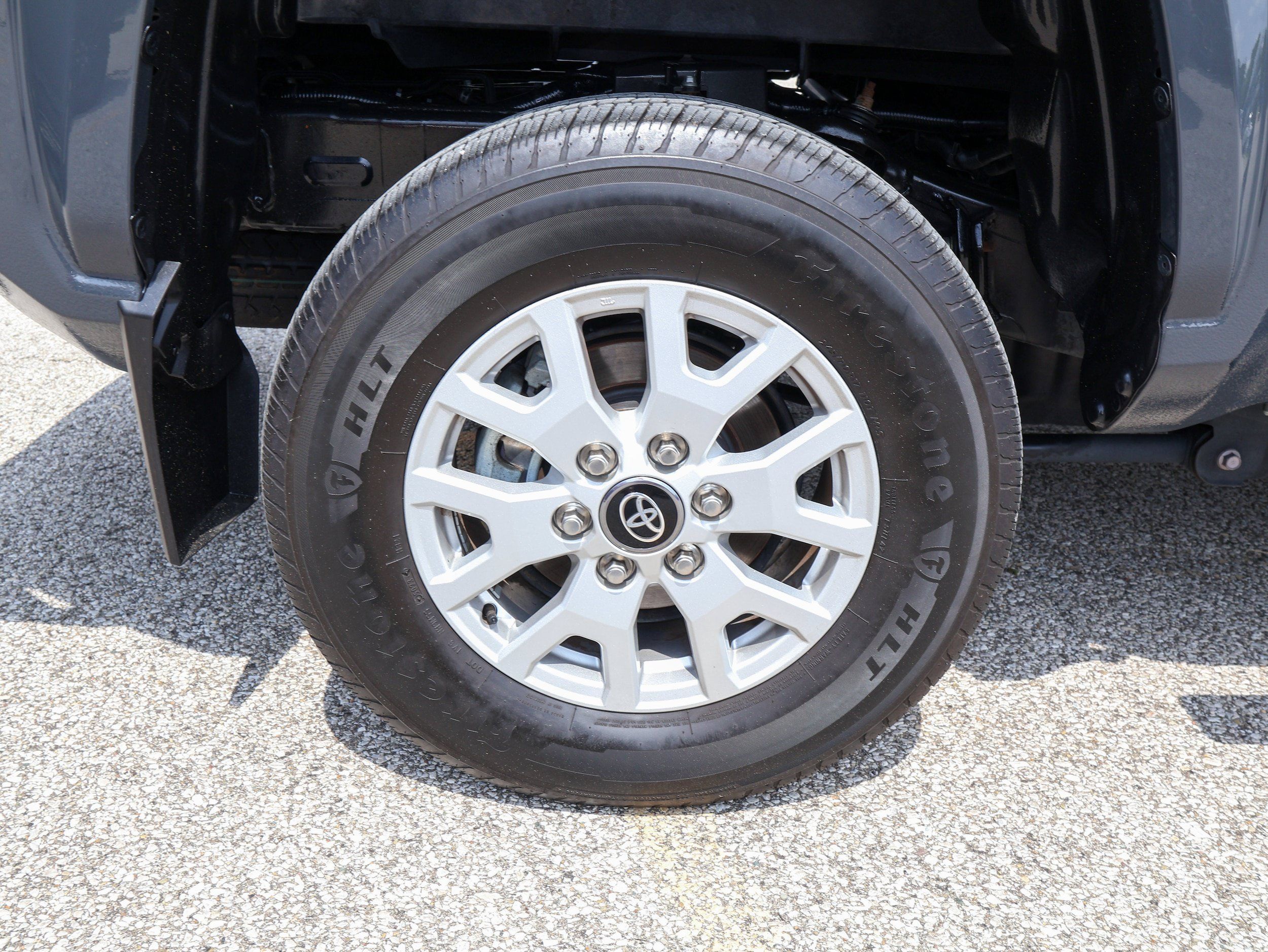 Used 2024 Toyota Tacoma SR5 AWD/4WD image 29