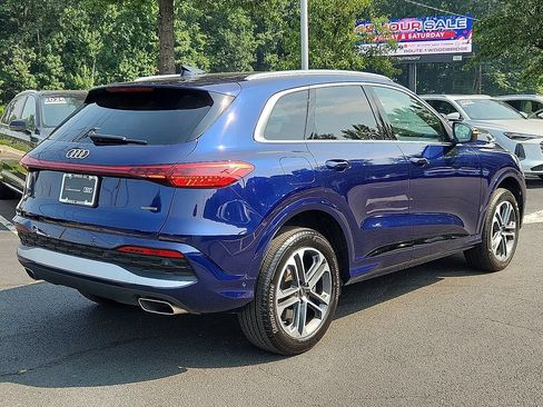 Certified 2025 Audi Q5 Premium w/ Convenience Package AWD/4WD image 12