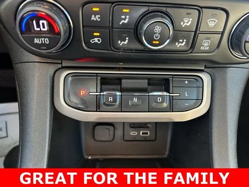 Used 2023 GMC Acadia Denali w/ Denali Ultimate Package FWD image 26