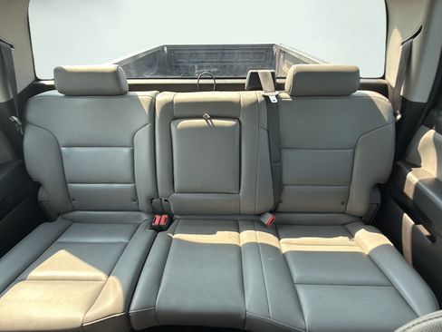 Used 2019 Chevrolet Silverado 3500 W/T AWD/4WD image 31