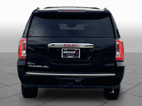 Used 2016 GMC Yukon XL Denali w/ Open Road Package AWD/4WD image 4