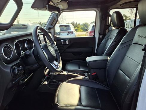 Used 2022 Jeep Wrangler Unlimited Sahara w/ Cold Weather Group image 24