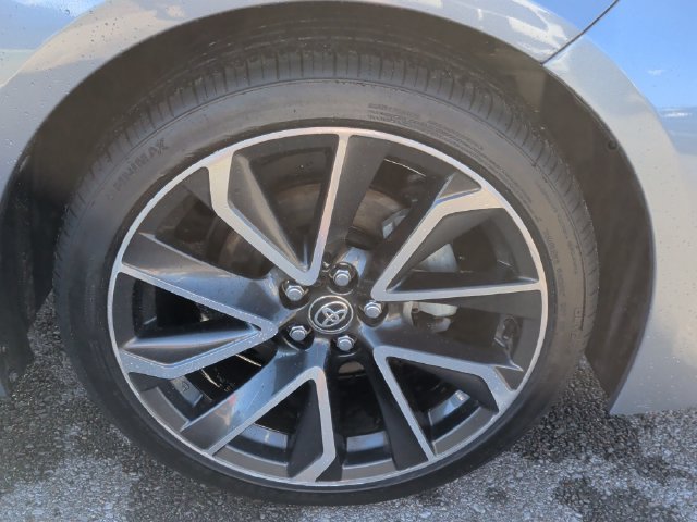 Used 2022 Toyota Corolla SE w/ SE Premium Package FWD image 9