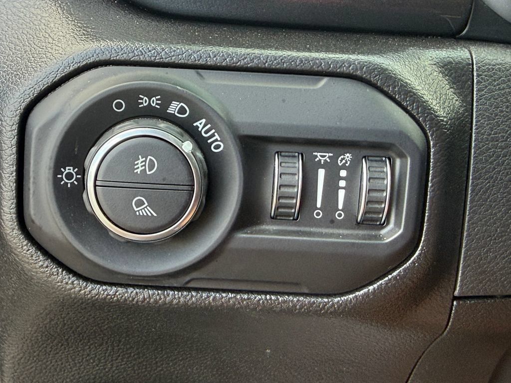 Used 2022 Jeep Gladiator Sport AWD/4WD image 19