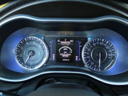 Used 2015 Chrysler 200 Limited FWD image 16