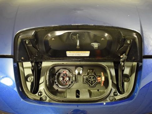 Certified 2025 Nissan Leaf SV Plus FWD image 37
