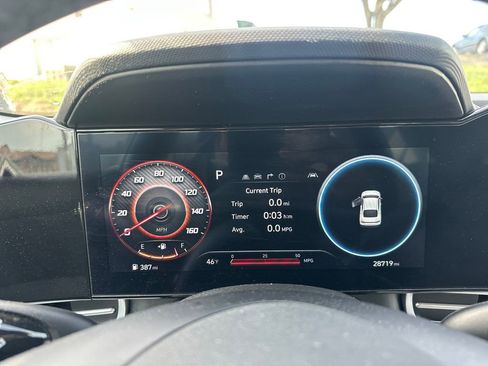 Used 2025 Hyundai Elantra Limited FWD image 44