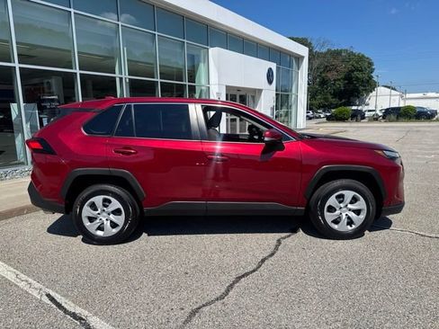 Used 2024 Toyota RAV4 LE AWD/4WD image 2