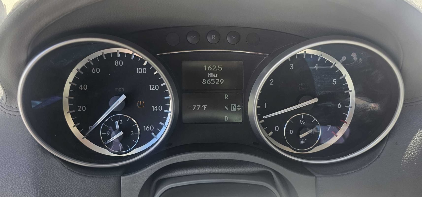 Used 2011 Mercedes-Benz GL 550 4MATIC image 18