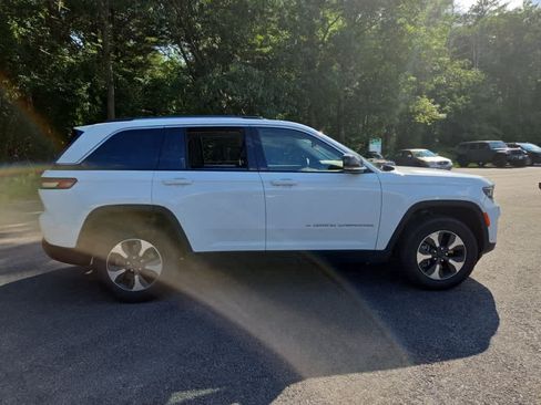 Used 2023 Jeep Grand Cherokee 4WD 4xe w/ Luxury Tech Group II image 3