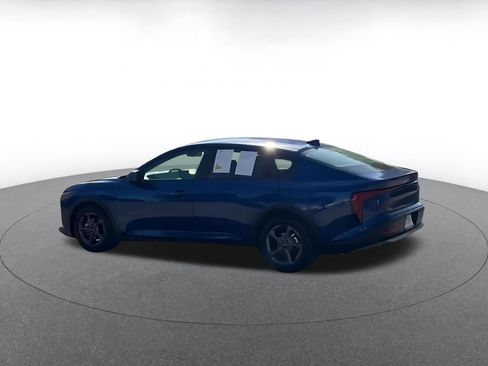 Used 2025 Kia K4 LXS image 10