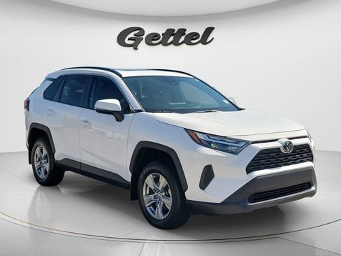 Used 2024 Toyota RAV4 XLE w/ Convenience Package FWD image 3