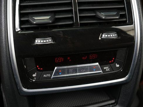 Used 2023 BMW X7 M60i w/ Executive Package image 70