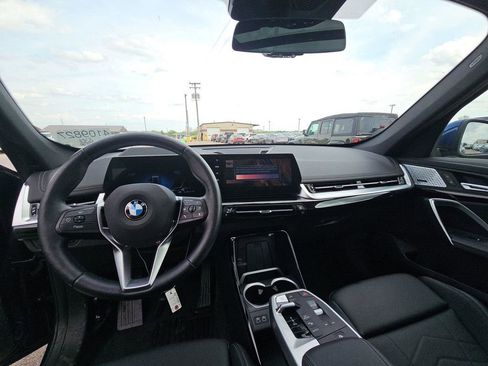 Used 2025 BMW X1 xDrive28i AWD/4WD image 17
