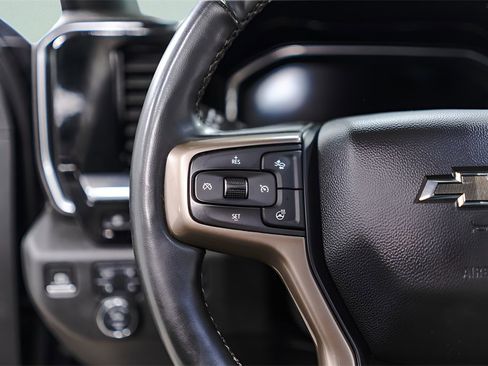 Used 2024 Chevrolet Silverado 2500 High Country w/ High Country Premium Package image 11