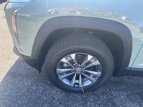 New 2026 Chevrolet Equinox LT w/ Convenience Package II FWD image 10