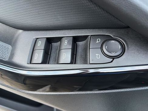 Used 2025 Chevrolet Equinox LT image 14