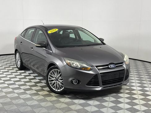 Used 2014 Ford Focus Titanium FWD image 2