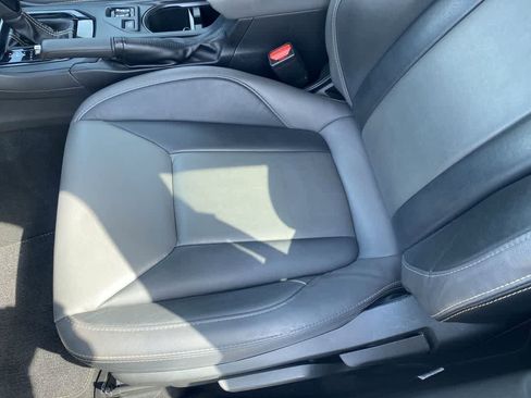 Used 2022 Subaru Crosstrek 2.5i Sport w/ Moonroof Package image 11