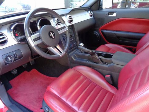 Used 2006 Ford Mustang GT RWD image 11