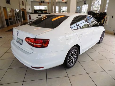 Used 2018 Volkswagen Jetta Wolfsburg Edition FWD image 8