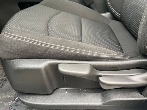 Used 2024 GMC Terrain SLE FWD image 23