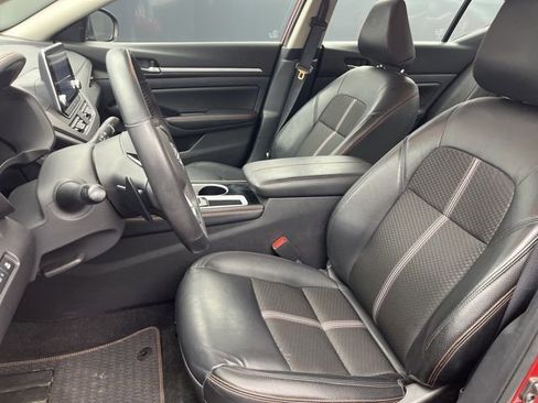 Used 2025 Nissan Altima 2.5 SR image 9