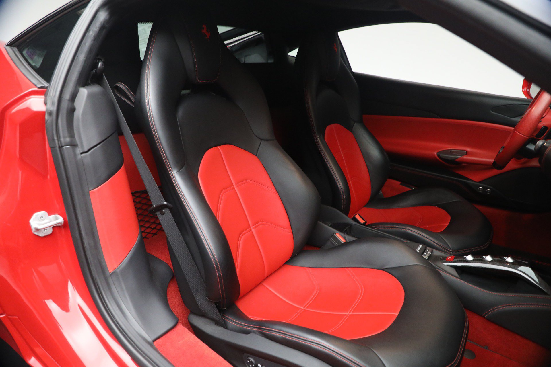Certified 2018 Ferrari 488 GTB RWD image 17