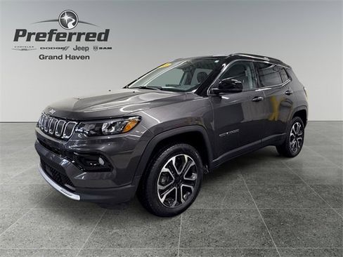 Used 2022 Jeep Compass Limited image 10