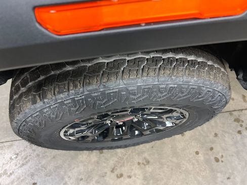 New 2026 GMC Canyon Elevation w/ Convenience Package image 16