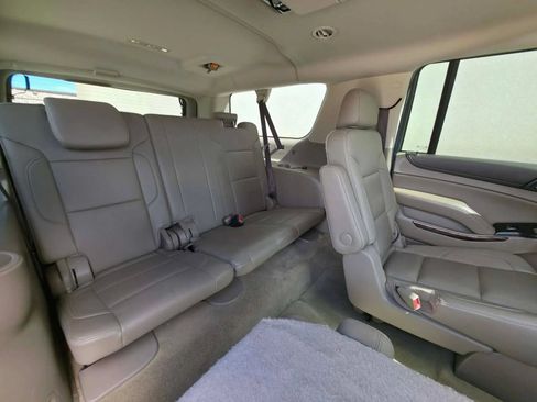 Used 2018 GMC Yukon XL SLT w/ Premium Edition AWD/4WD image 15