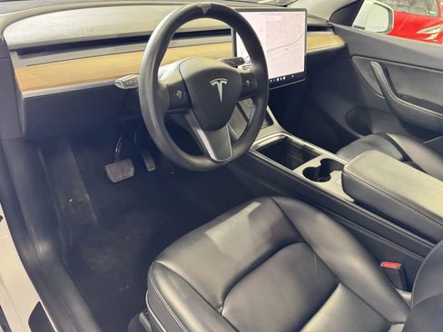 Used 2021 Tesla Model Y Long Range image 13