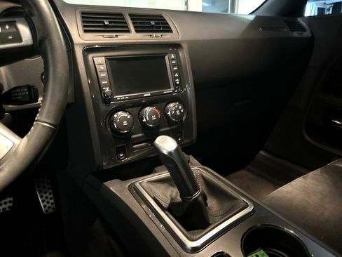 Used 2010 Dodge Challenger SRT8 image 12