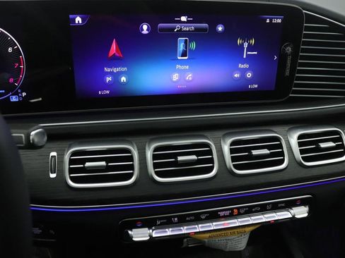 New 2026 Mercedes-Benz GLS 580 4MATIC image 5