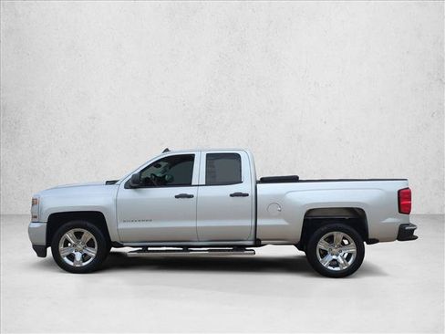 Used 2016 Chevrolet Silverado 1500 Custom w/ Custom Convenience Package RWD image 9