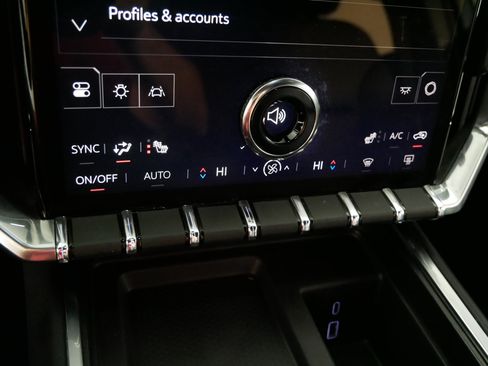 Used 2025 GMC Acadia Elevation w/ Elevation Premium Package image 23