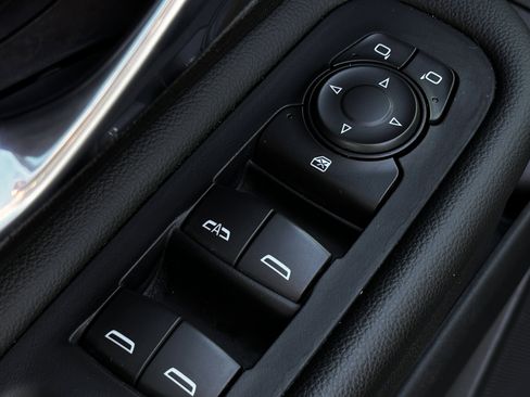 Used 2024 GMC Terrain SLE image 15