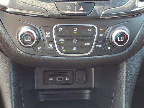 Used 2022 Chevrolet Equinox RS w/ RS Leather Package AWD/4WD image 17
