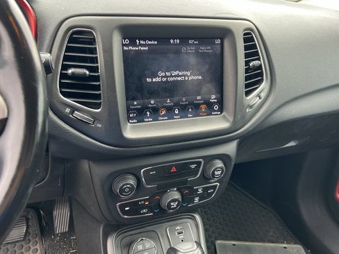 Used 2020 Jeep Compass Trailhawk AWD/4WD image 9